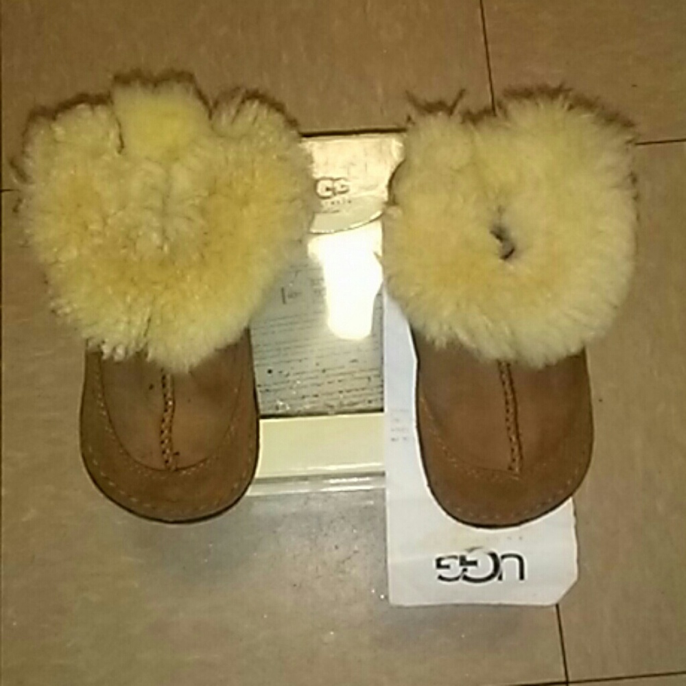 UGG i boo kids size m chestnut clearance